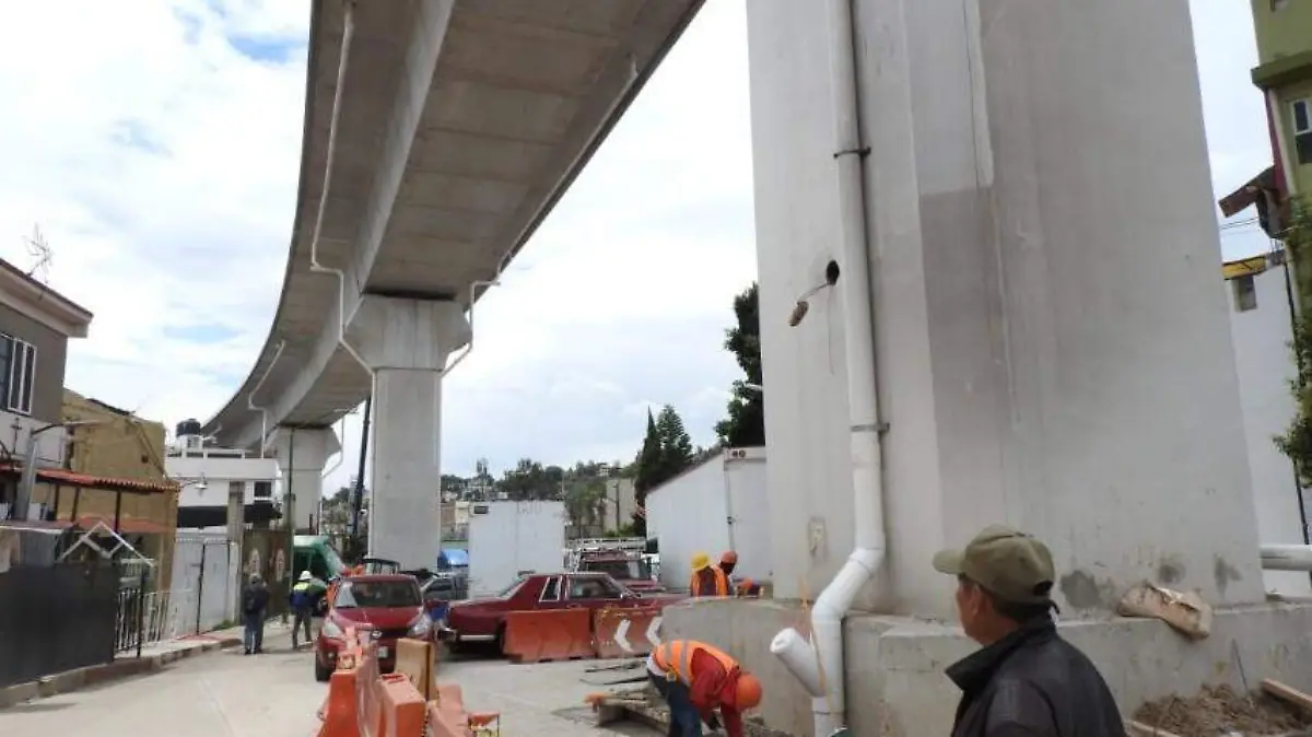 Vecinos de “El Capulín” protestan por daños sin reparar por la construcción del Tren Interurbano México- Toluca