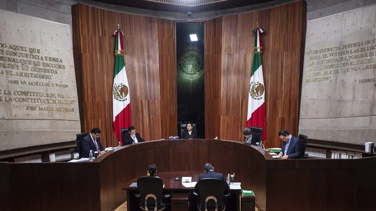 Tribunal Electoral regresa triunfo a candidatos que no cumplieron calificación mínima