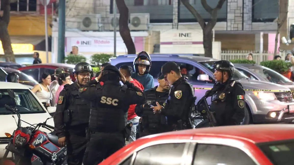 Ejecutan de cinco balazos a un sujeto afuera de una panadería