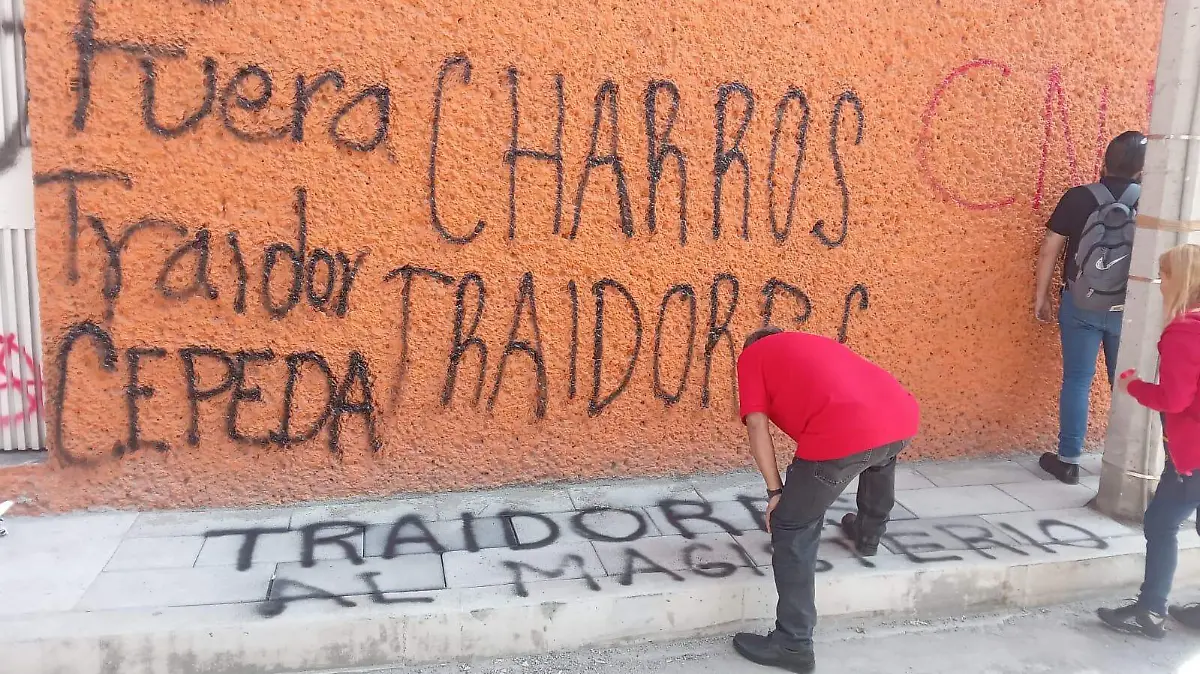 Integrantes de la CNTE se movilizan y protestan en varias dependencias de la CDMX