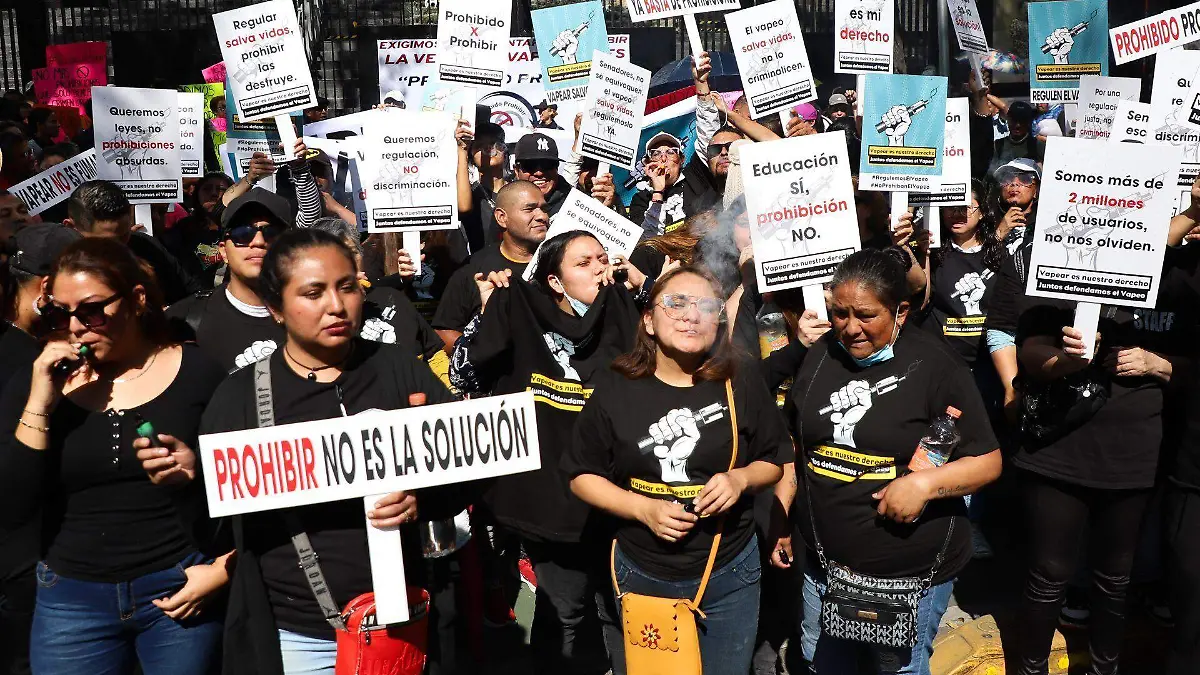Aprueban en el Congreso CDMX prohibición de vapeadores, cigarrillos electrónicos y analógicos