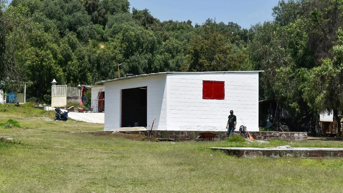 Tras explosión en Tultepec, artesanos reciben 50 módulos seguros en La Saucera
