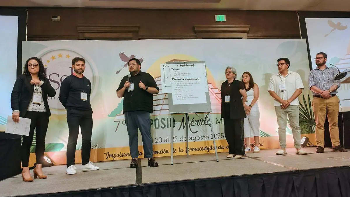 Expertos impulsan farmacovigilancia regional en simposio internacional celebrado en Mérida Autoridades e indust ria impulsan farm