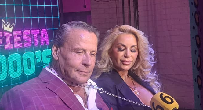 Alfredo Adame presenta a su nueva novia, la Barbie Humana