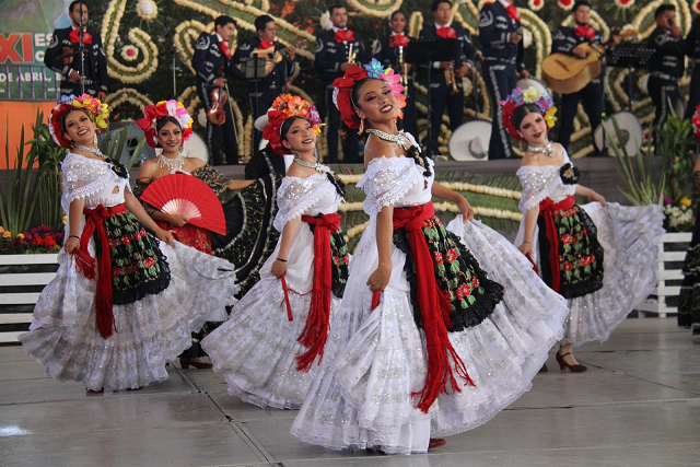 La cultura y el arte en defensa de estudiantes y sus albergues en Oaxaca