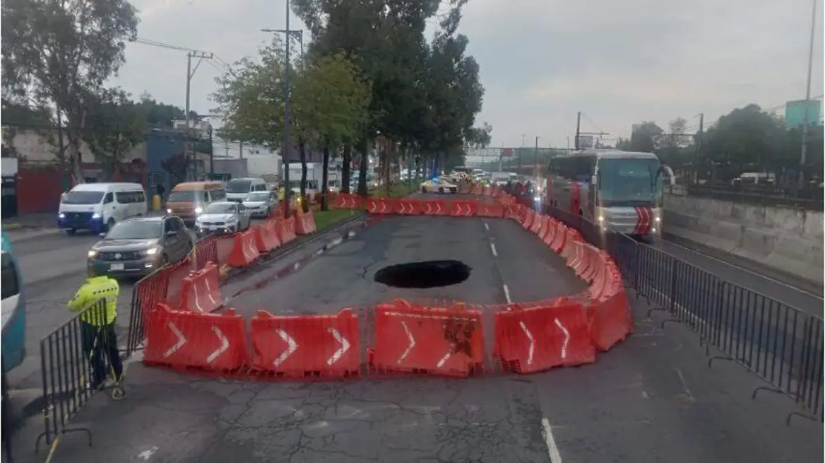 Reabren Calzada Ignacio Zaragoza tras reparación de socavón