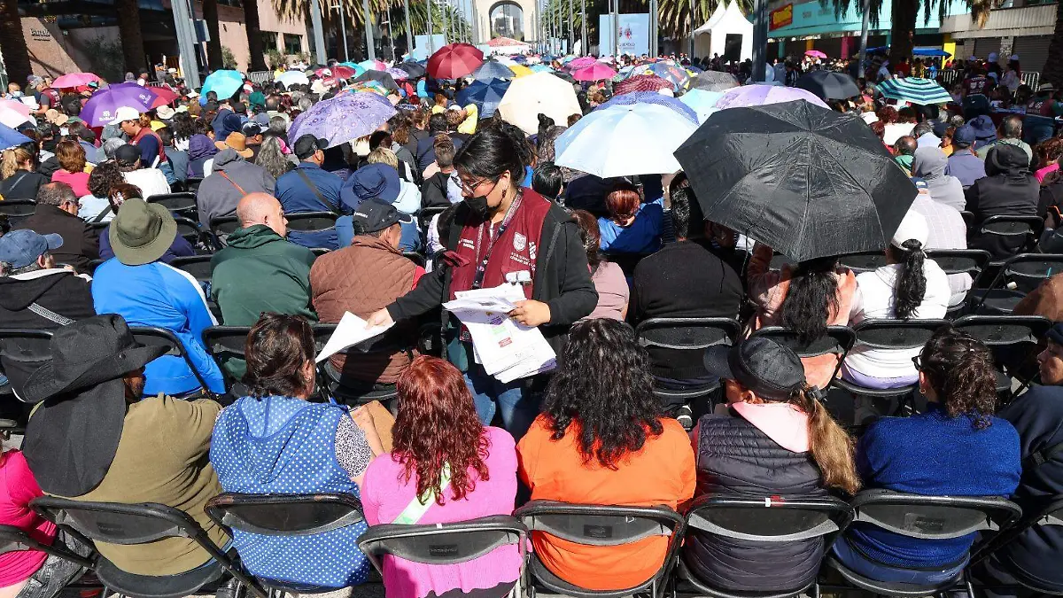 Congreso capitalino pide más empleo para egresados