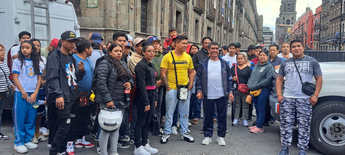 Comerciantes del Centro Histórico muestran su apoyo a Claudia Sheinbaum en su primer de gobierno