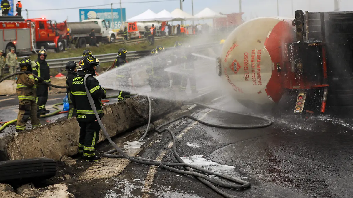 Regularán rutas de circulación de pipas de gas en la CDMX tras explosión en Zaragoza