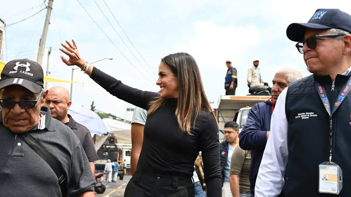 Tras años de abandono, rehabilitan vialidades y luminarias en el corazón de Tepito