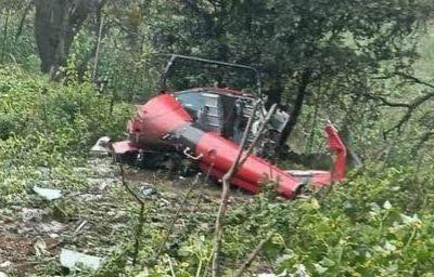 Al menos dos muertos deja desplome de helicóptero en Tepetlixpa, Edomex