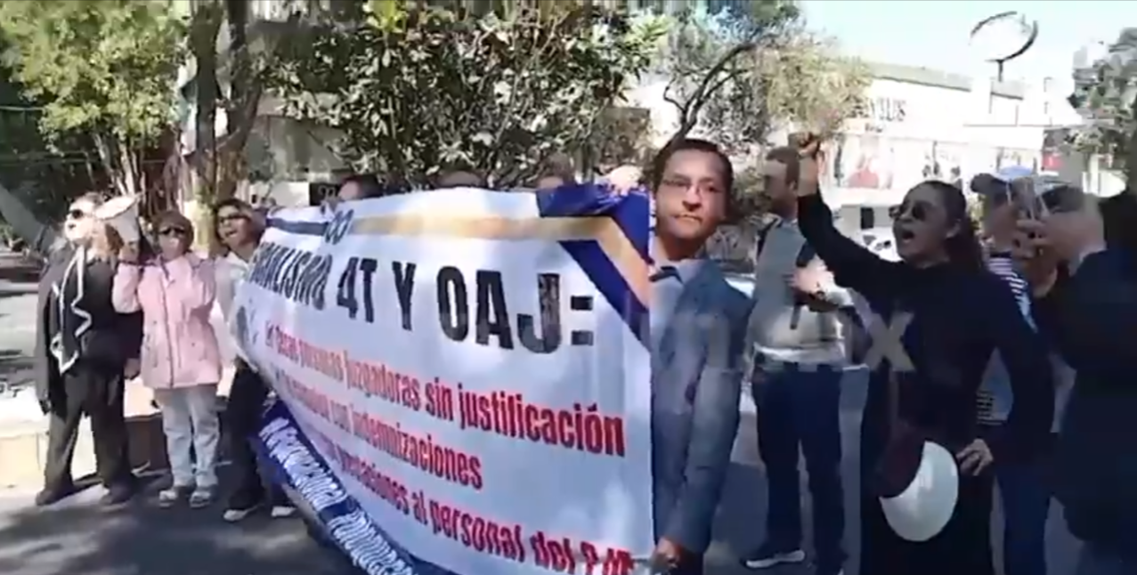 Jueces y magistrados bloquean unas horas avenida Revolución