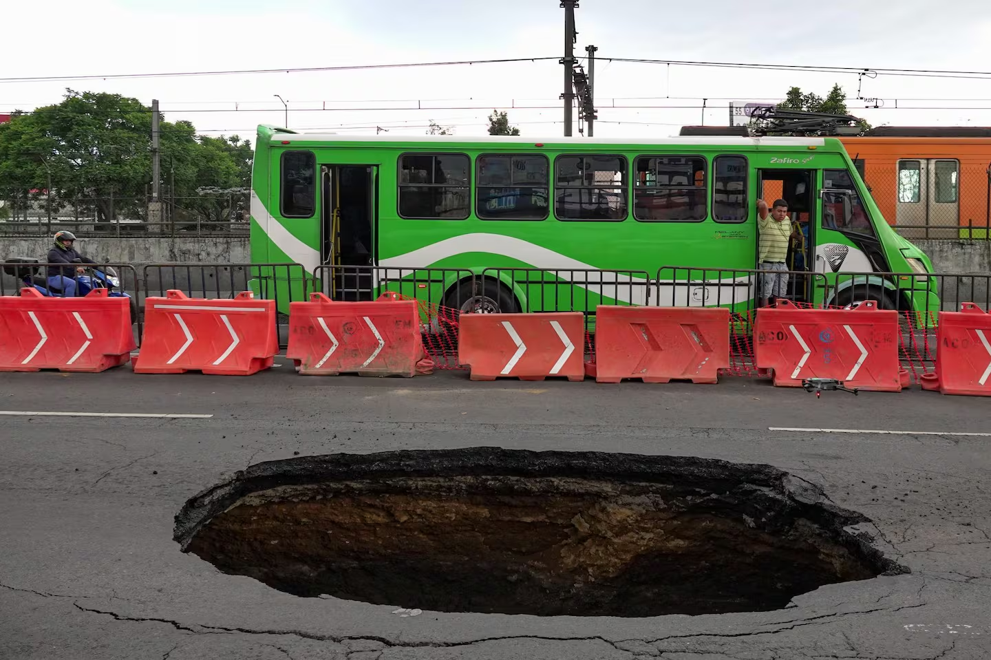 Repavimentación en CDMX debe incluir reparación de redes de agua y drenaje: PAN