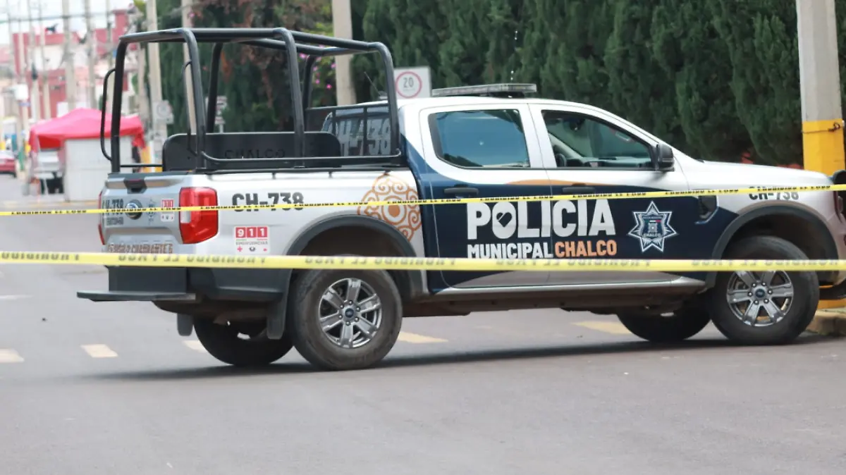 Hallan un cadáver masculino en colonia Los Álamos de Chalco