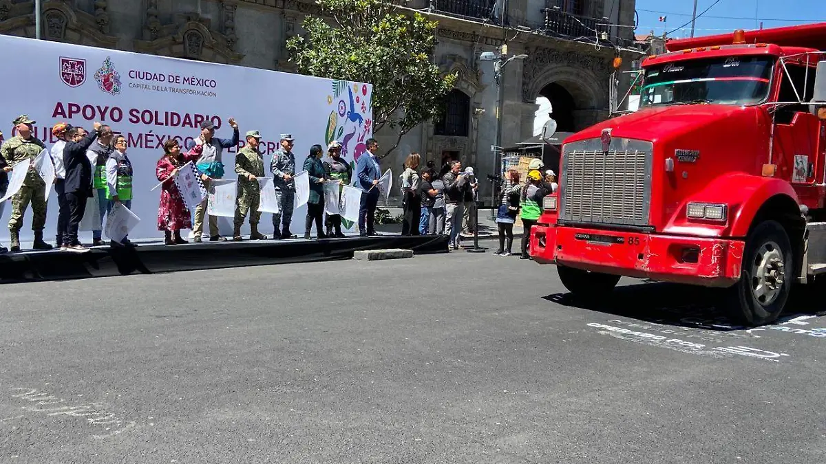 Brigadas de la Ciudad de México viajan a Poza Rica y Álamo para ayudar tras inundaciones