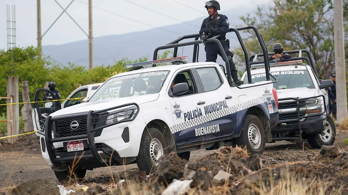 Investigan muerte de un hombre encontrado en camino de terracería en Cuautitlán