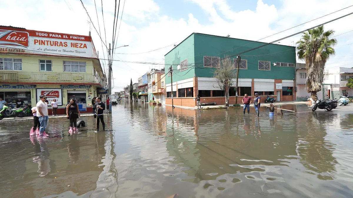 Declaran emergencia en Nezahualcóyotl y La Paz por lluvias e inundaciones