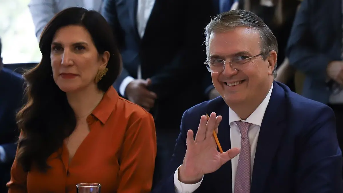 Kenia López Rabadán pide a Ebrard que los diputados puedan participar en la revisión del T-MEC
