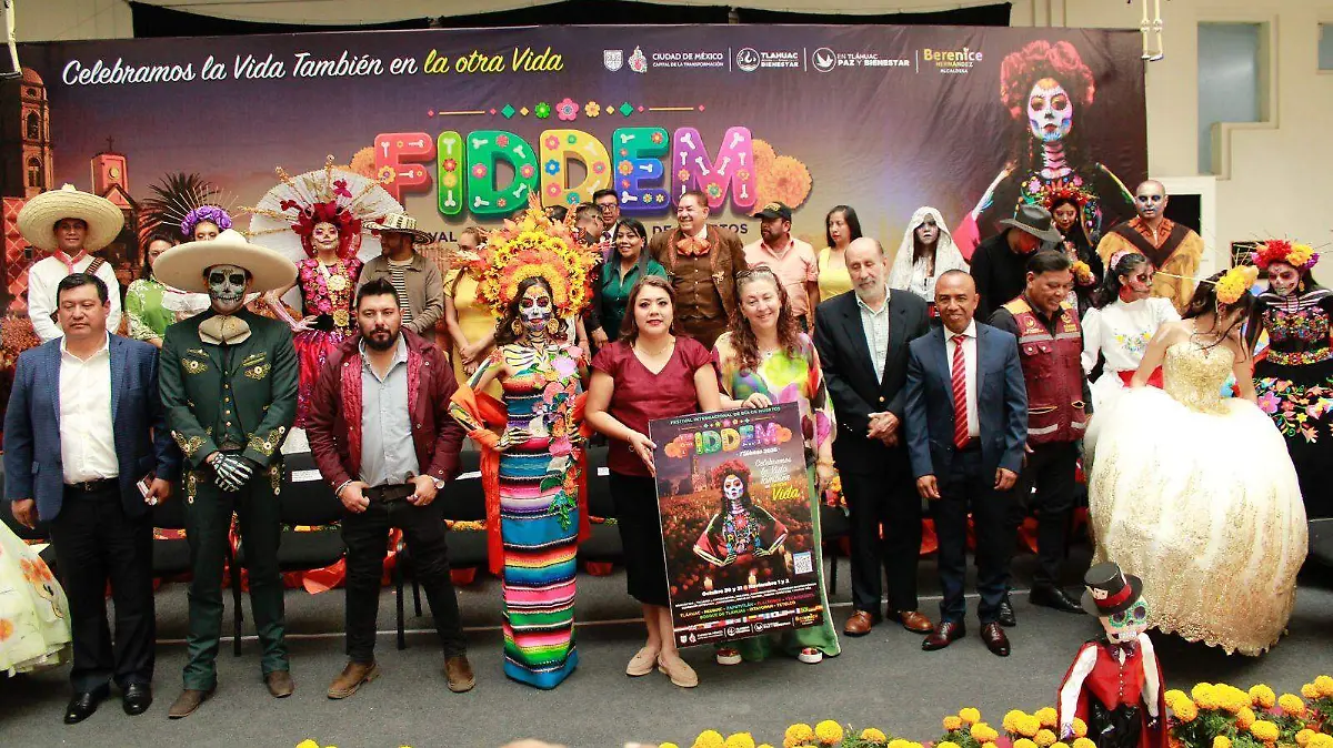 Festival de Día de Muertos en Tláhuac: Fernando Delgadillo, Salón Victoria y Filippa Giordano enagalan el car tel