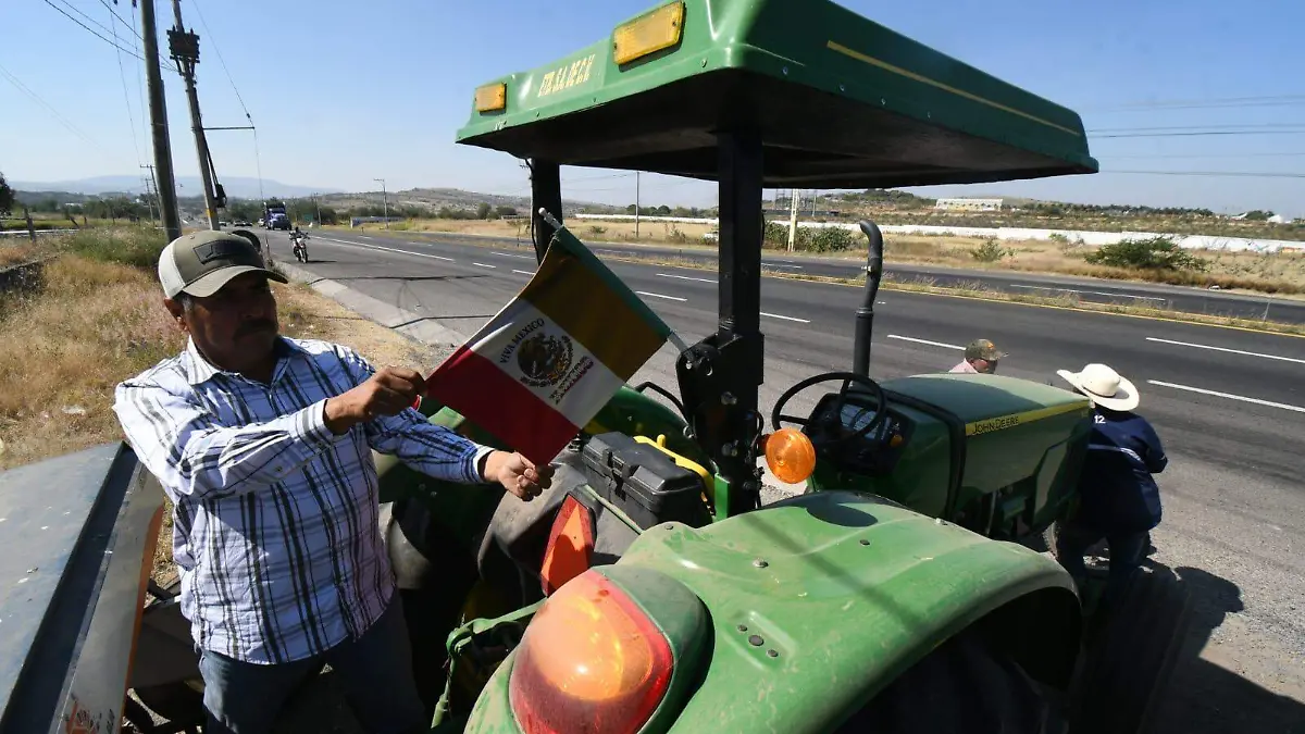 Productores acusan que secretario Julio Berdegué dio “madruguete” al anunciar precio de maíz