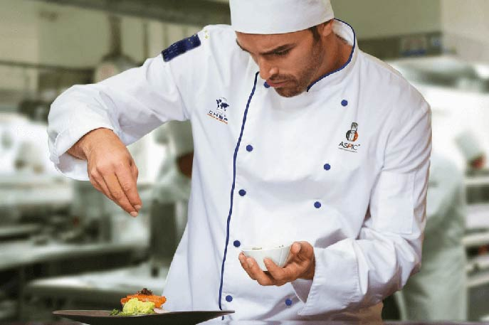 Comunicación en cocinas multiculturales: desafíos y ventajas de trabajar en diferentes idiomas