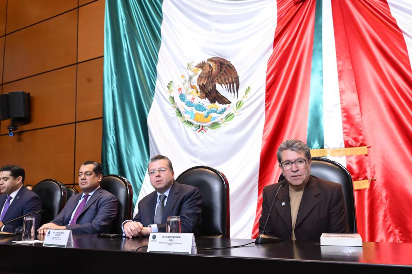 Prevé Monreal que en febrero reforma política-electoral quede aprobada