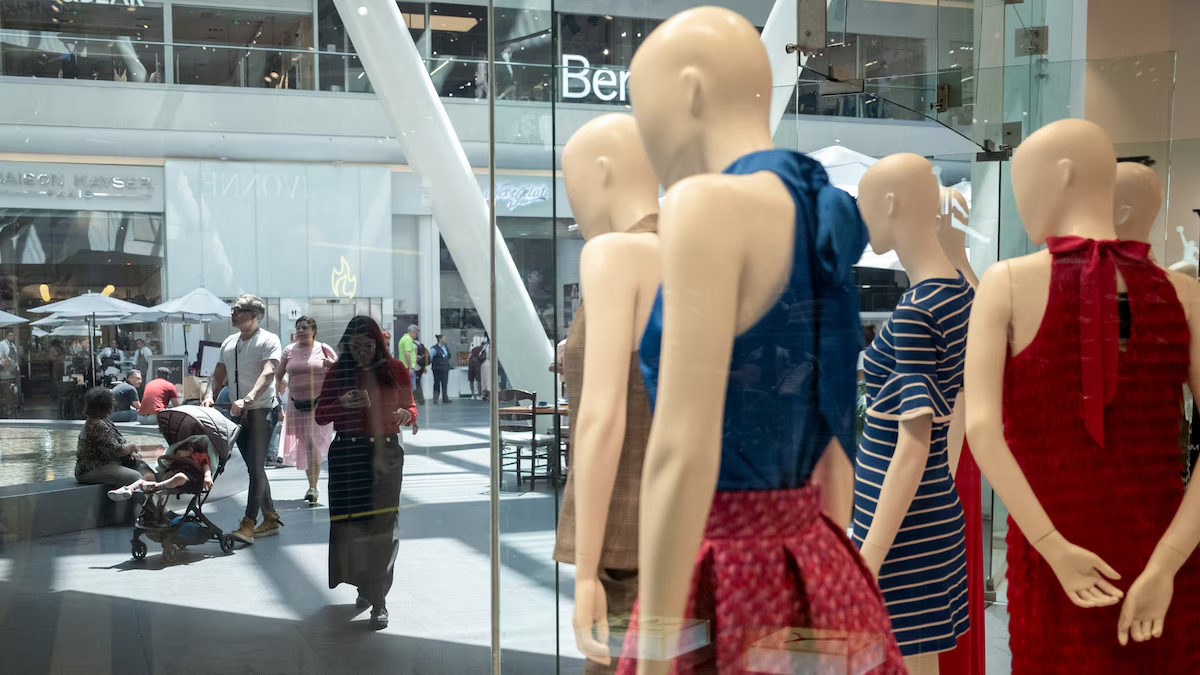 Consumo en México perfila crecimiento de 2.2% en octubre