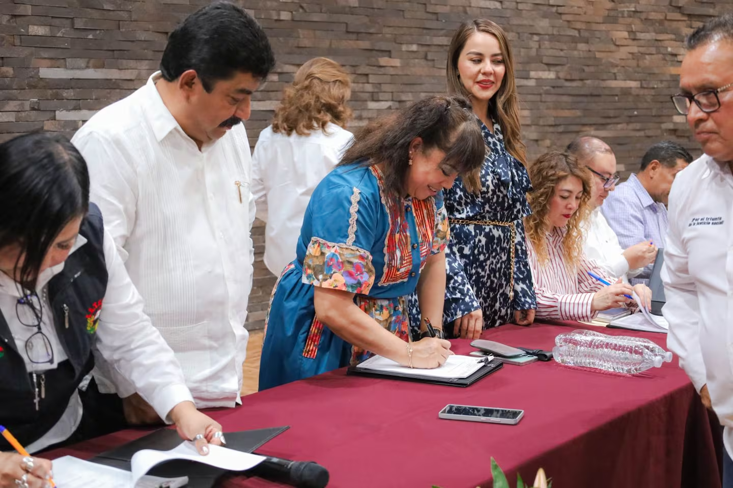 Gobierno del Edomex apoya a mil 800 emprendedores con equipo y material ...