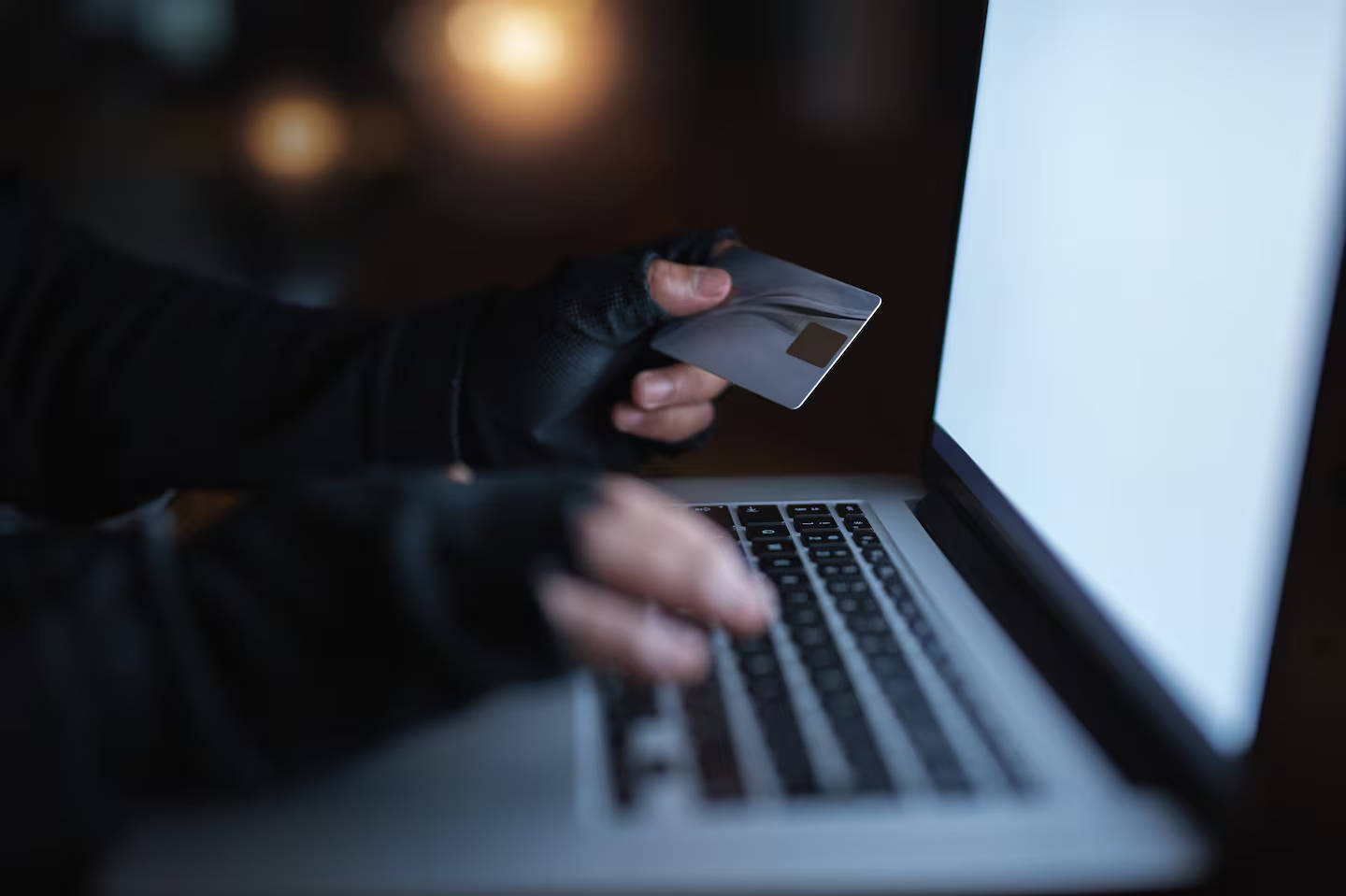 Busca PAN prisión de hasta 15 años para robo de identidad con IA que pretenda fraude o desprestigio