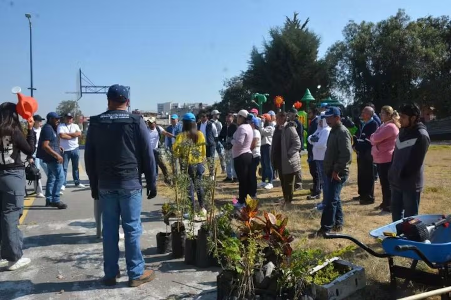 Realizan en Huixquilucan jornada de limpieza en Deportivo Chuluguaya