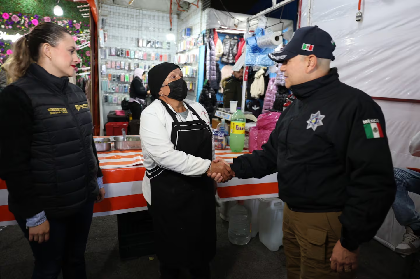 Operativo “Tianguis Navideño” refuerza seguridad en bazares de Ecatepec