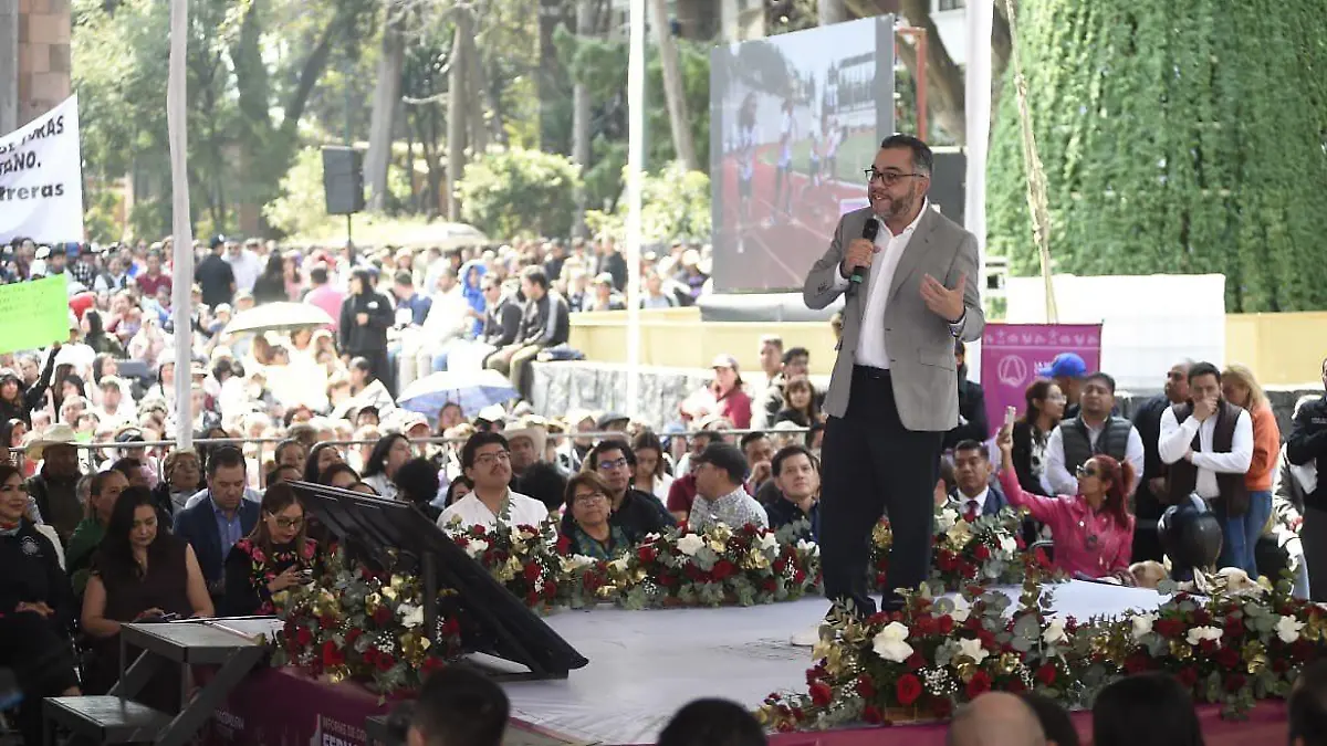 Fernando Mercado rinde su primer informe
