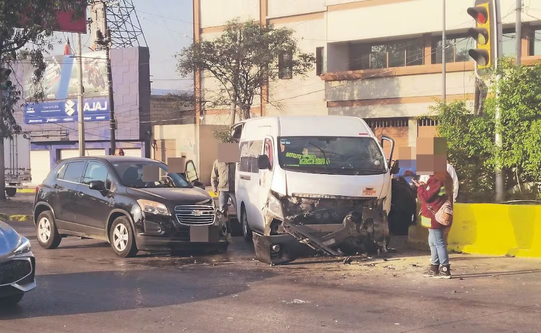 Choque en Tultitlán deja 10 heridos