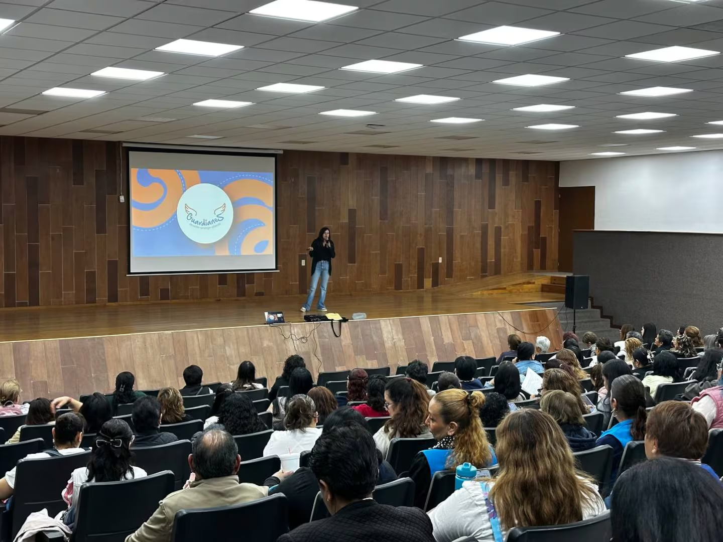 Capacitan a docentes de CENDI en Cuauhtémoc para detectar casos de violencia infantil