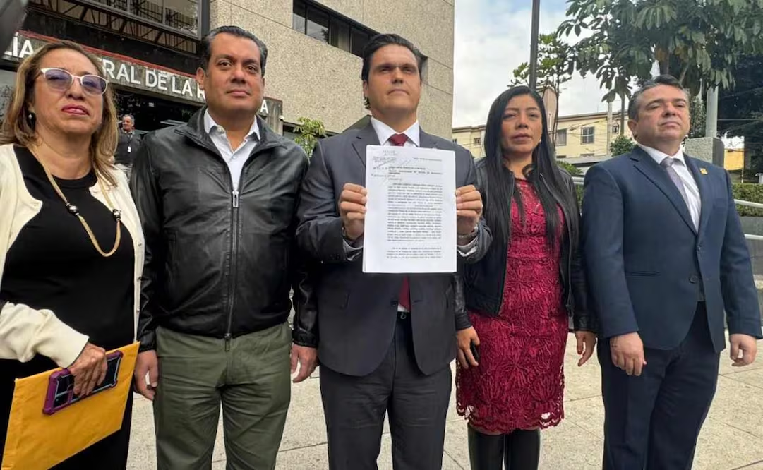 Morena presenta denuncia ante la FGR contra Cabeza de Vaca por presuntos delitos en hidrocarburos