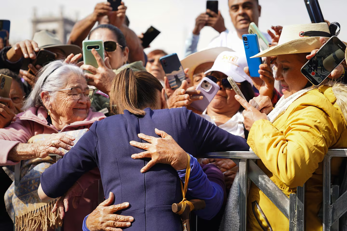 Con Luisa María Alcalde y la presidenta Sheinbaum, Morena cumple meta de 10 millones de afiliados