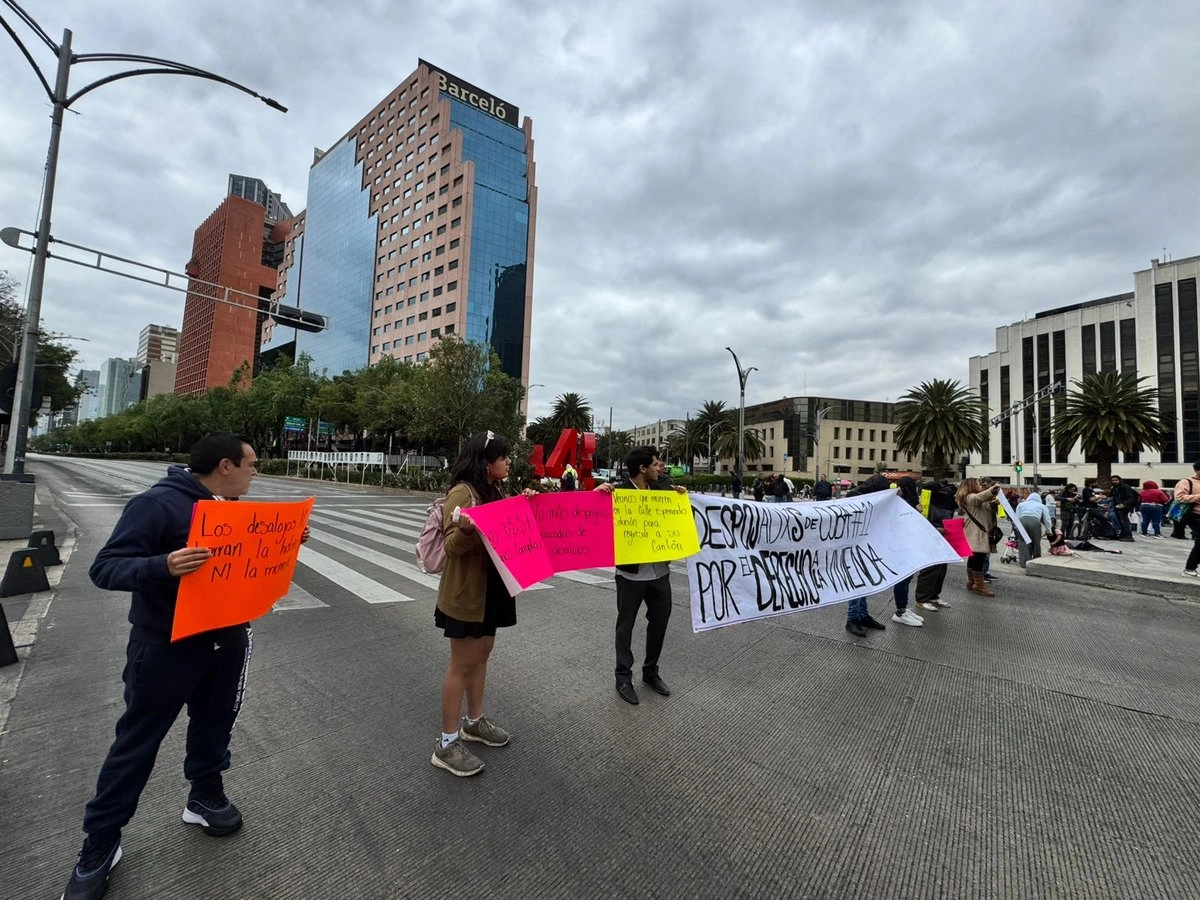 Víctimas entregan al Congreso capitalino iniciativa en materia de desalojos