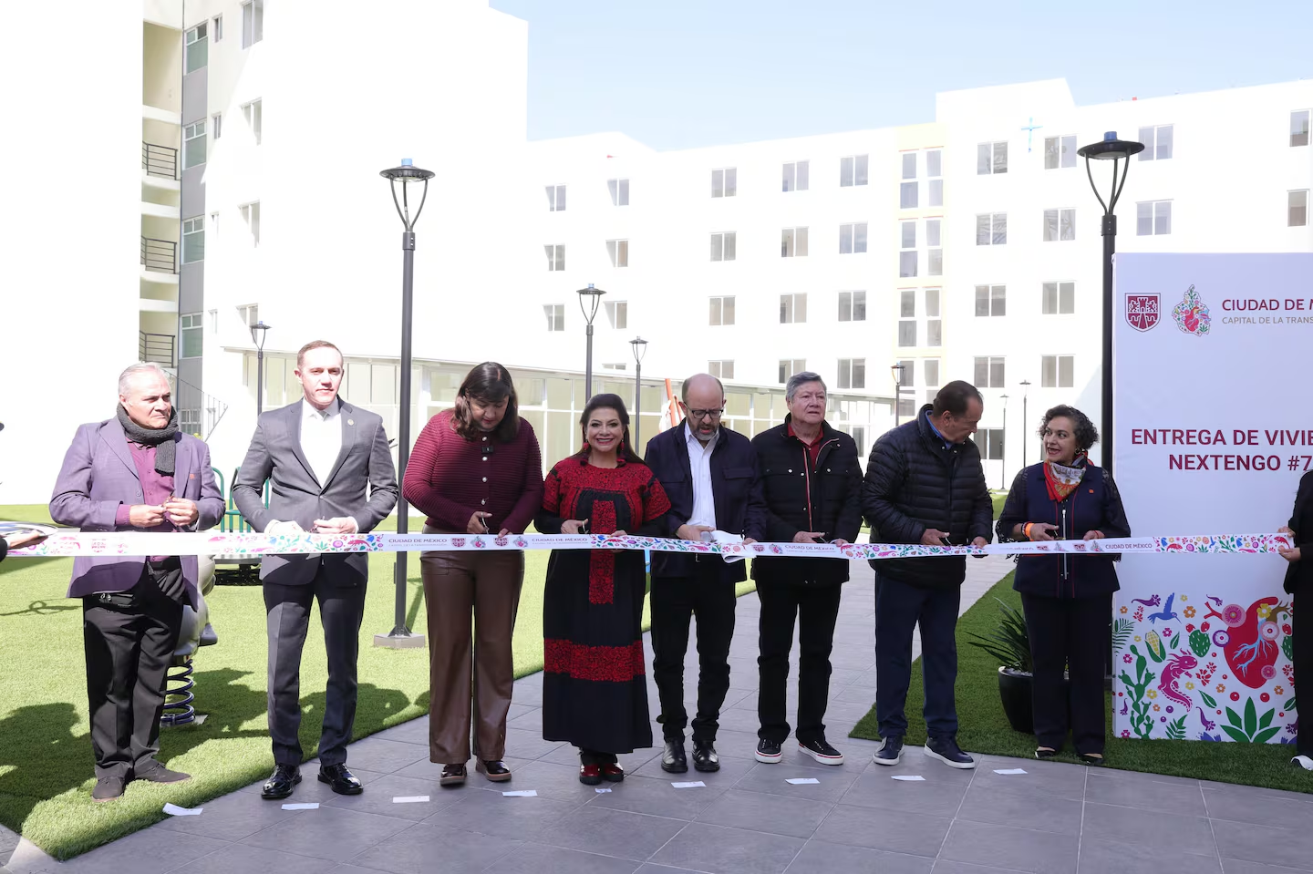 Gobierno de la CDMX entrega 309 viviendas sociales a trabajadores del Metro en tres alcaldías