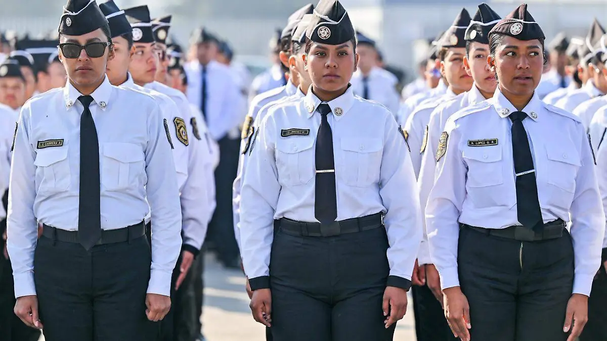 Edomex forma a mujeres para que se conviertan en policías estatales