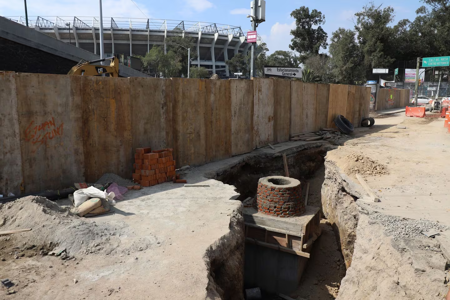 Vecinos del sur capitalino resisten las obras del Mundial 2026