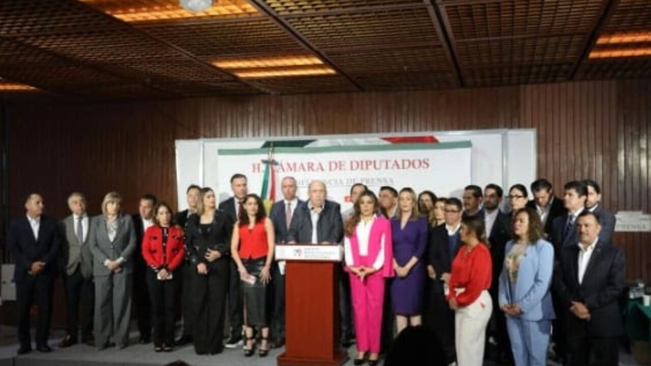 Piden diputados del PRI memorial sin historias relegadas de policías caídos