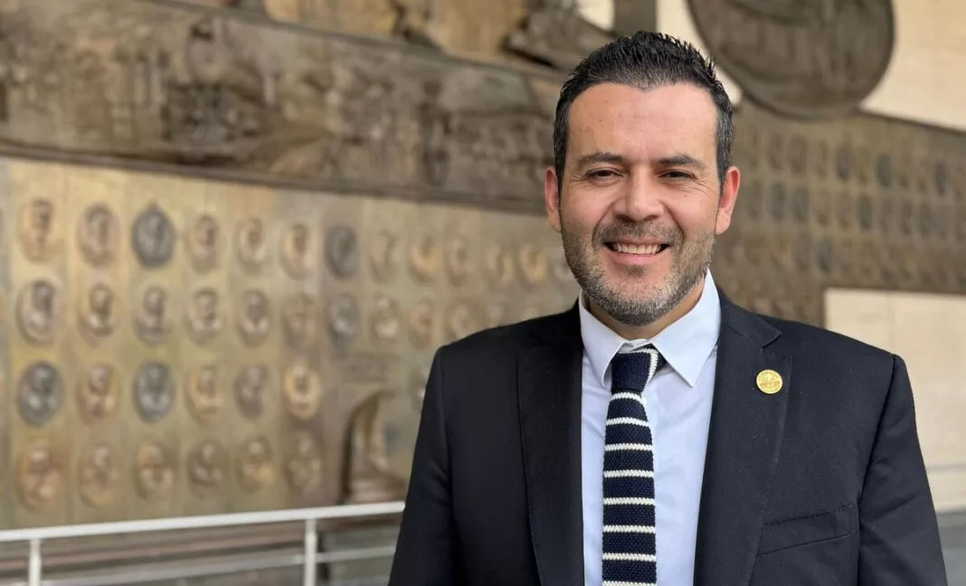 Hola Paisano/ Daniel Lee/ Ulises Mejía Haro: una agenda legislativa con rostro migrante