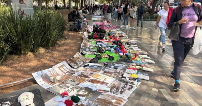 Pequeños empresarios rechazan kioskos en la Alameda Central