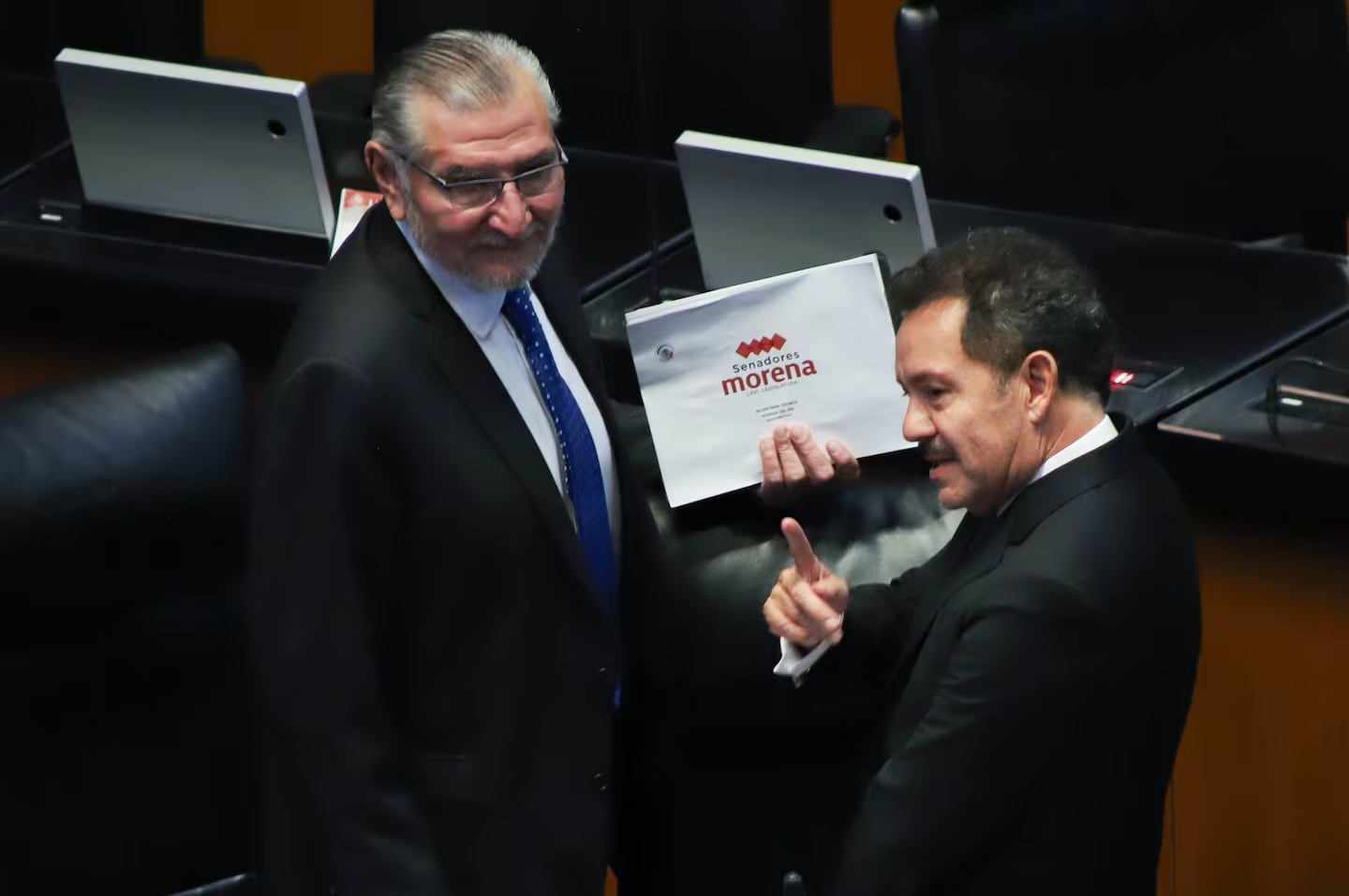 Desestima Morena reclamos de oposición por avión de EE.UU; “es la psicosis de Venezuela”, ironiza