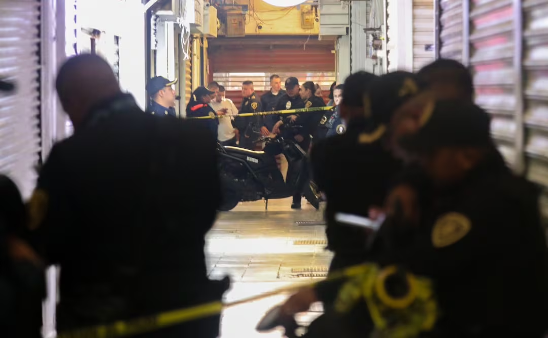 Ejecutan a joven a plena luz del día frente a su madre en mercado de Tepito, alcaldía Cuauhtémoc