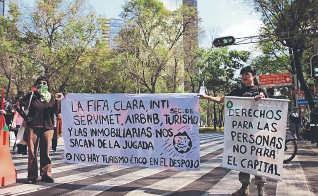 Vecinos y comerciantes del Estadio Azteca protestan por despojo y falta de agua