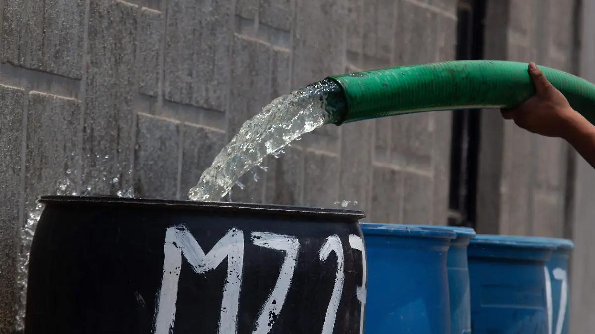 Proponen hasta 10 años de cárcel por huachicoleo de agua en la CDMX