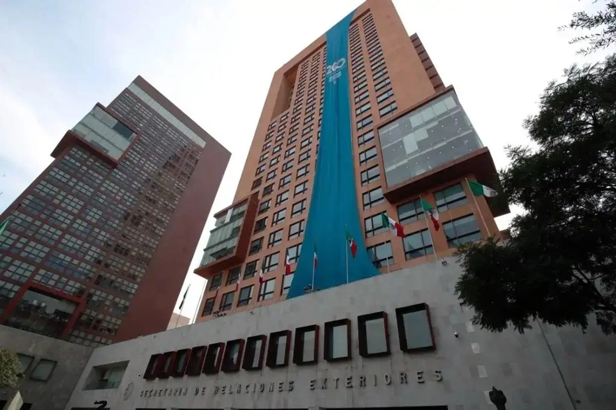 México rechaza acusaciones de injerencia en procesos políticos de EU a través de red consular