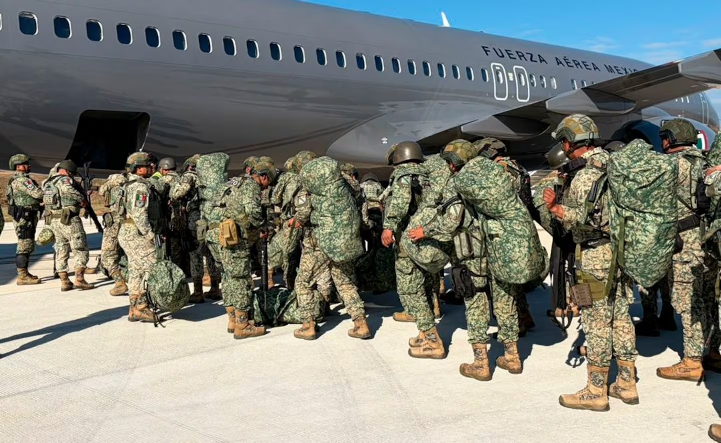 Refuerzan seguridad en Sinaloa; arriban mil 600 militares a Culiacán y Mazatlán