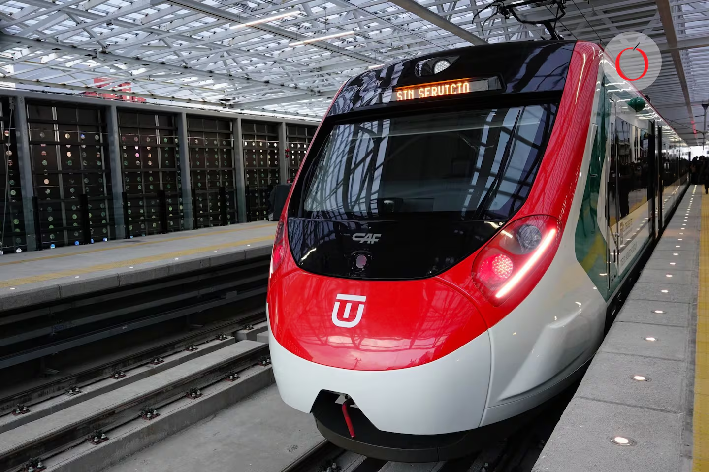Tren Insurgente rebasa 12.6 millones de usuarios en dos años de operación